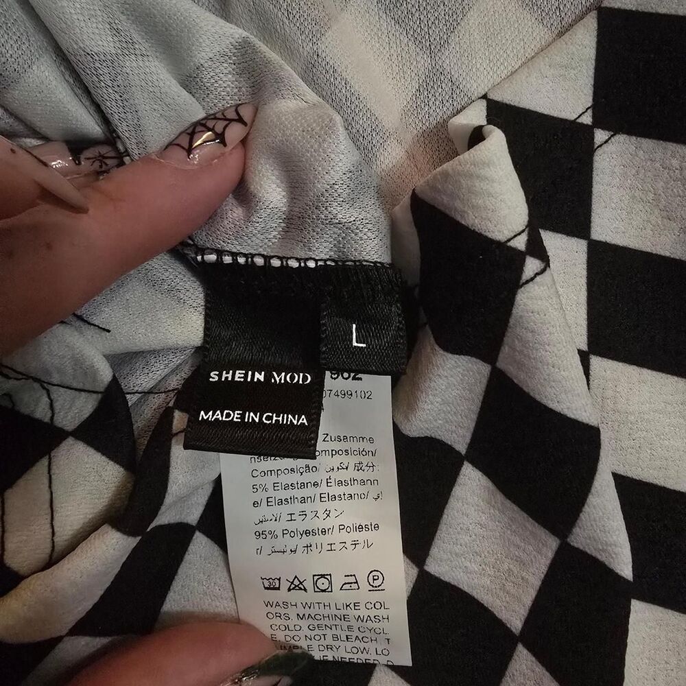Diamond-pattern Dress - Picture 4 of 4